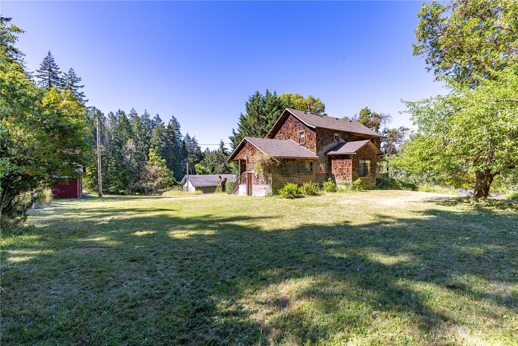 Property Photo:  191 E North Island Drive  WA 98584 