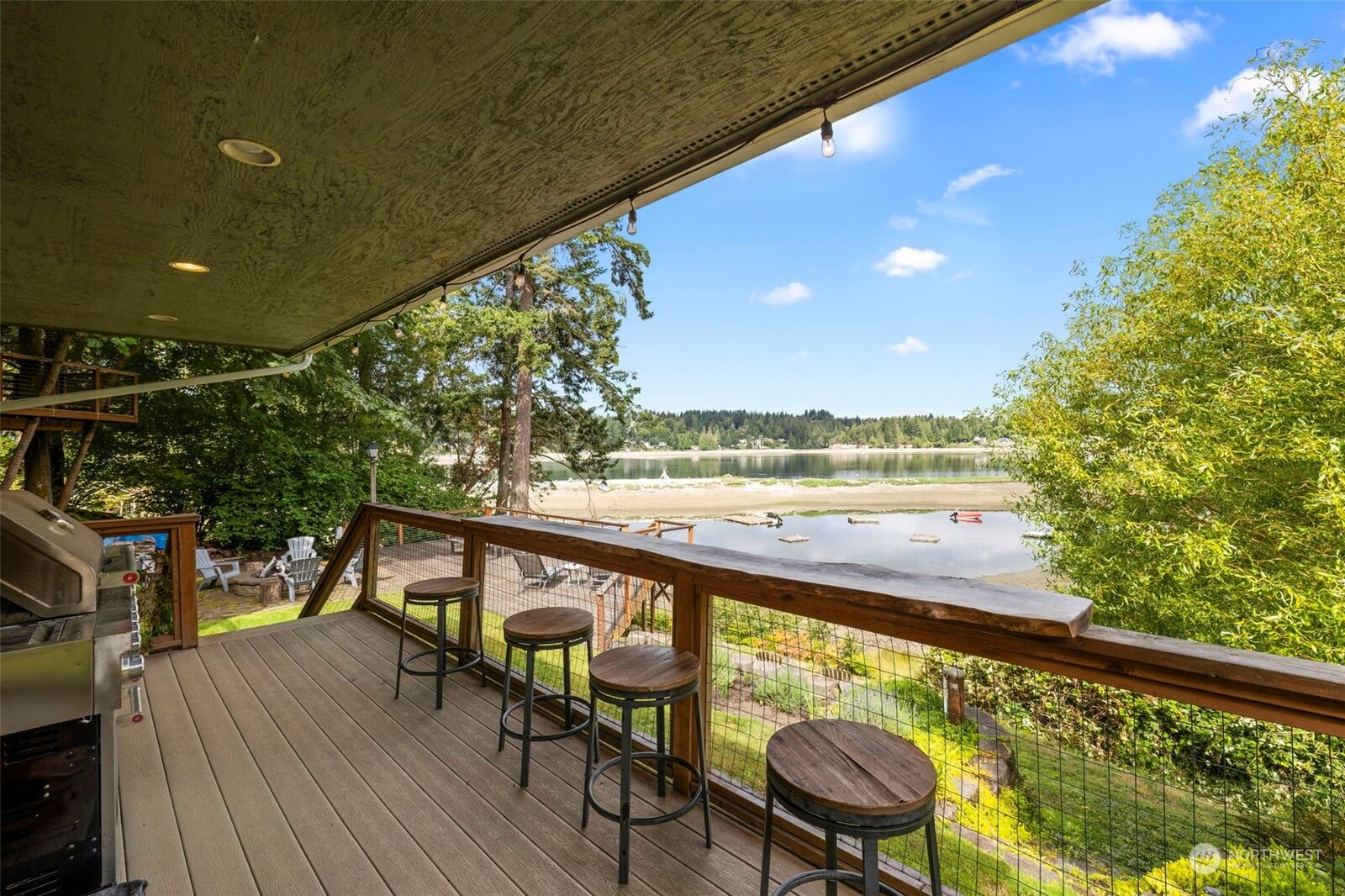 Property Photo:  752 E Stretch Island Road S  WA 98546 