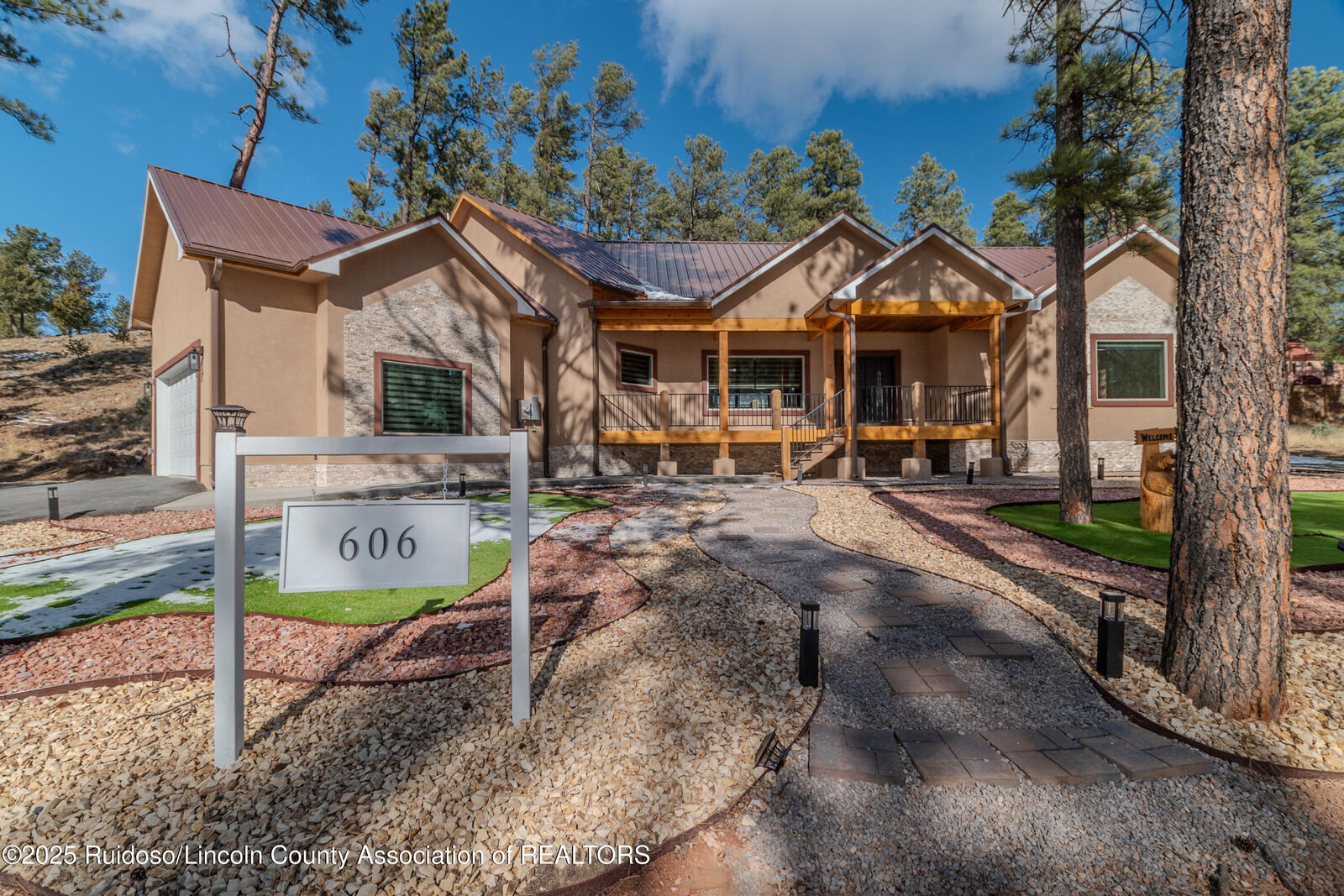 Property Photo:  606 White Mountain Meadows Drive  NM 88345 