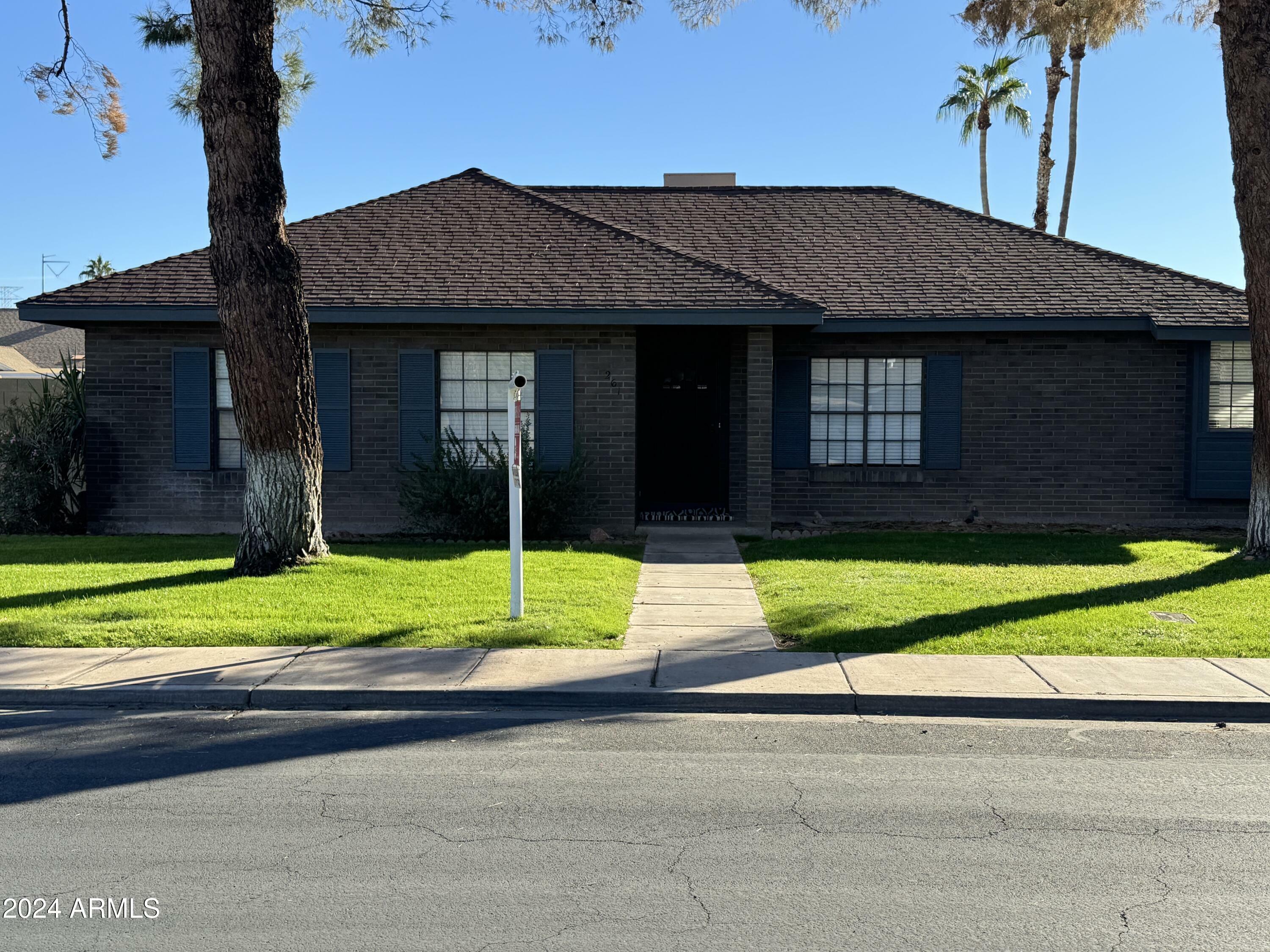 Property Photo:  261 N Concord Street  AZ 85234 