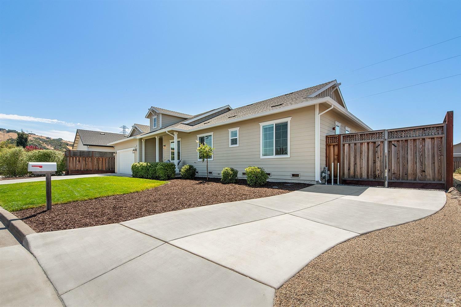 Property Photo:  114 Oxford Court  CA 95403 