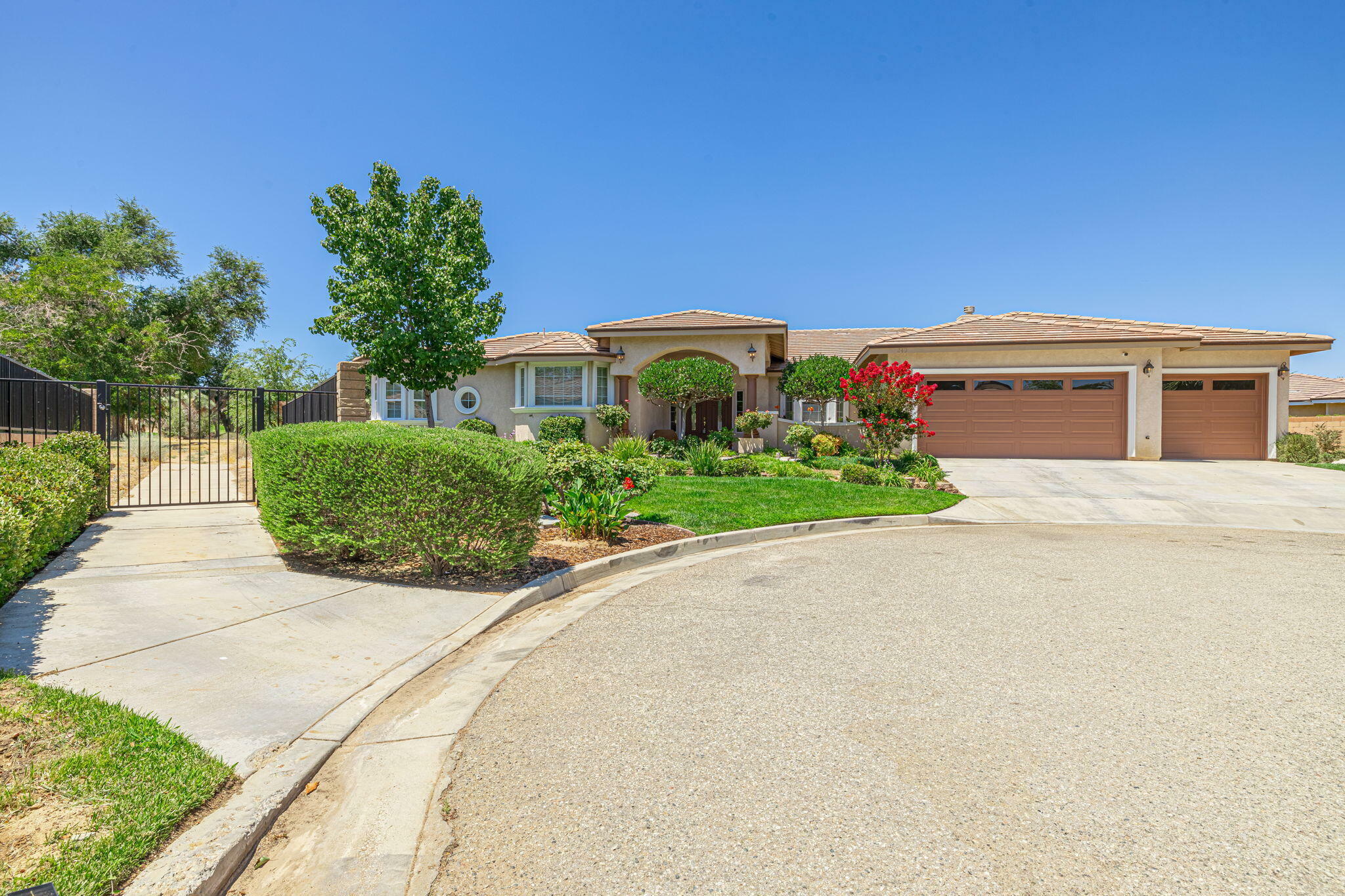 Property Photo:  249 Quail Drive  CA 93551 