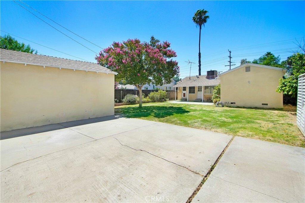 Property Photo:  18003 Saticoy Street  CA 91335 