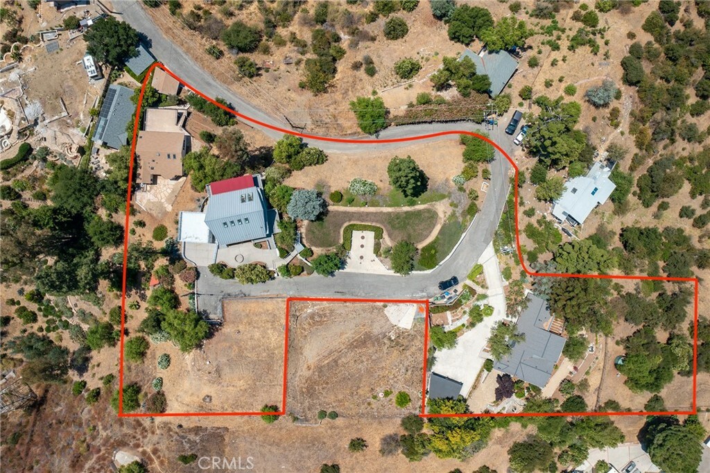 Property Photo:  1914 Flathead Trail  CA 91301 