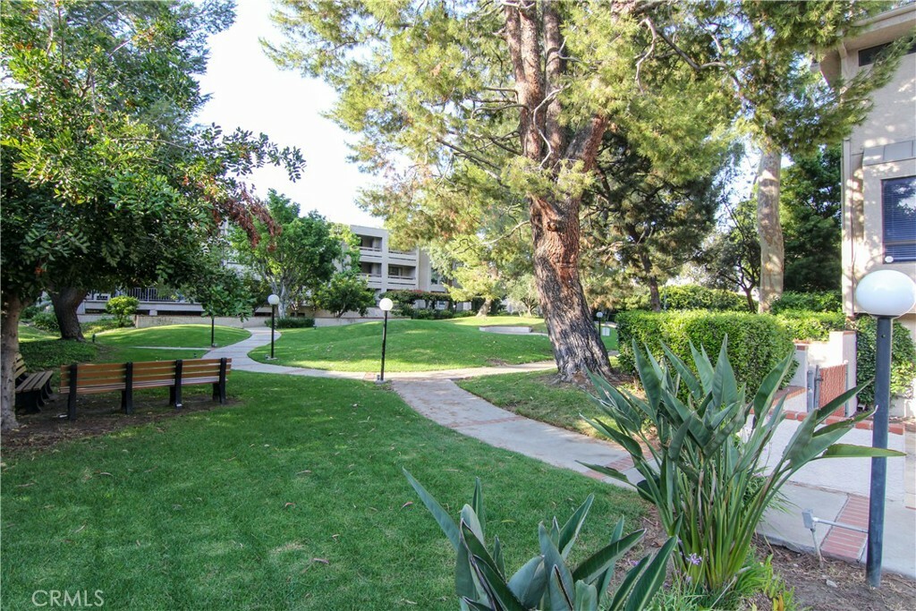 Property Photo:  15207 Magnolia Boulevard 123  CA 91403 