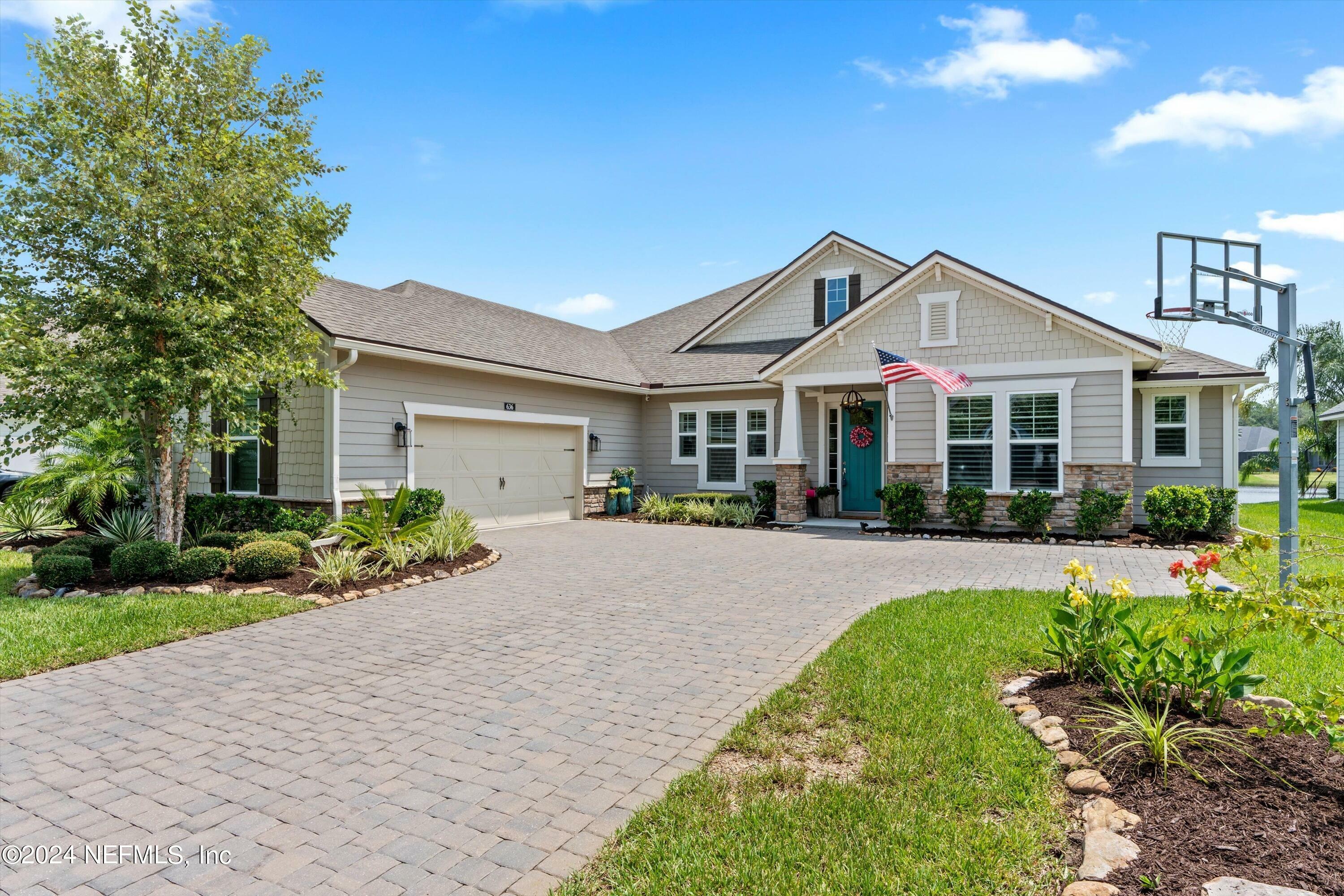 Property Photo: 636 Outlook Drive FL 32081