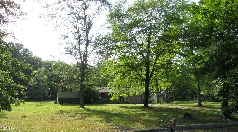 Property Photo:  1630 N County Line Road  OH 44041 