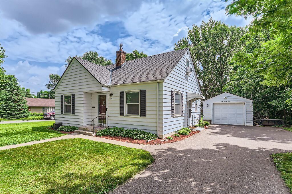 Property Photo: 133 Ridgewood Drive MN 55343