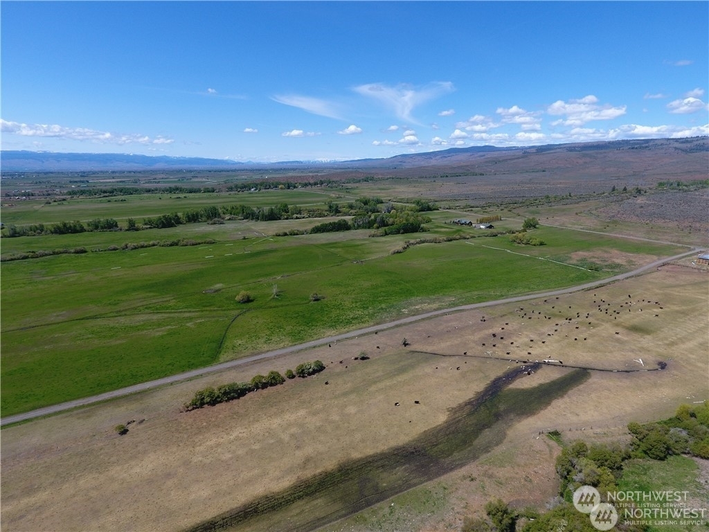 Property Photo:  250 Snipe Lane  WA 98926 