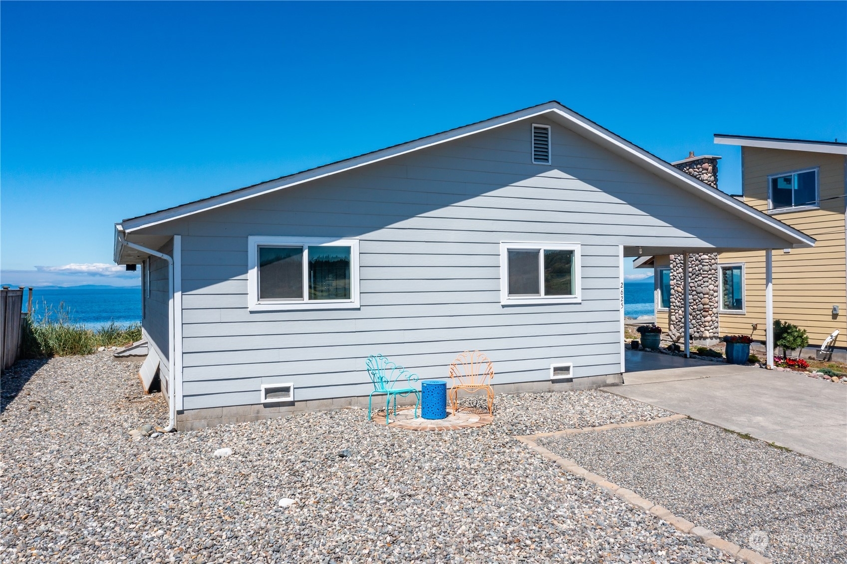 Property Photo:  2625 W Beach Road  WA 98277 