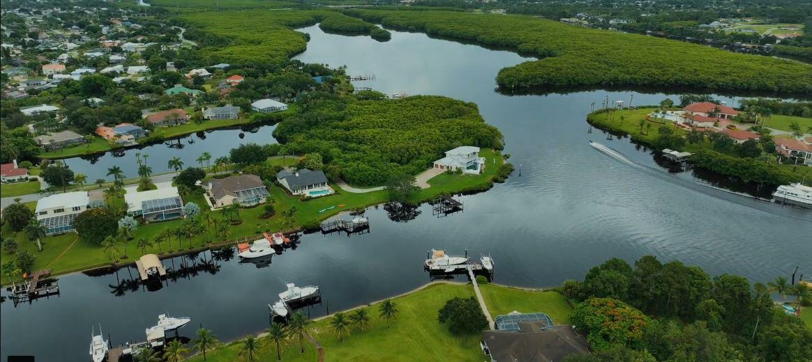 Property Photo:  2666 SE Erickson Drive  FL 34984 