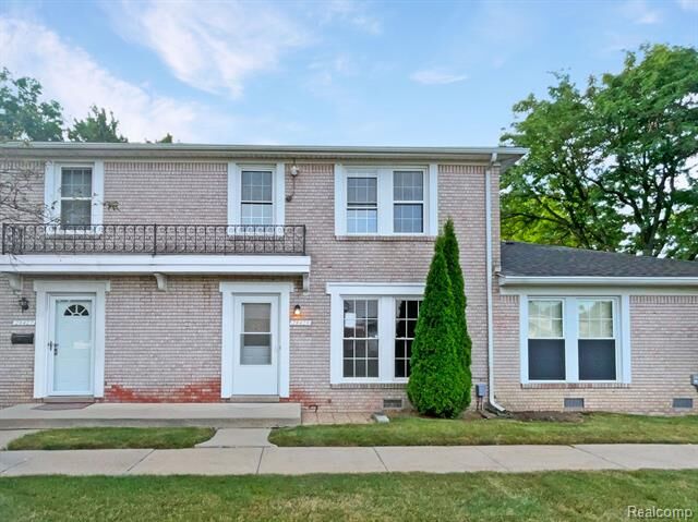 Property Photo:  28429 Longmeadow Lane  MI 48183 