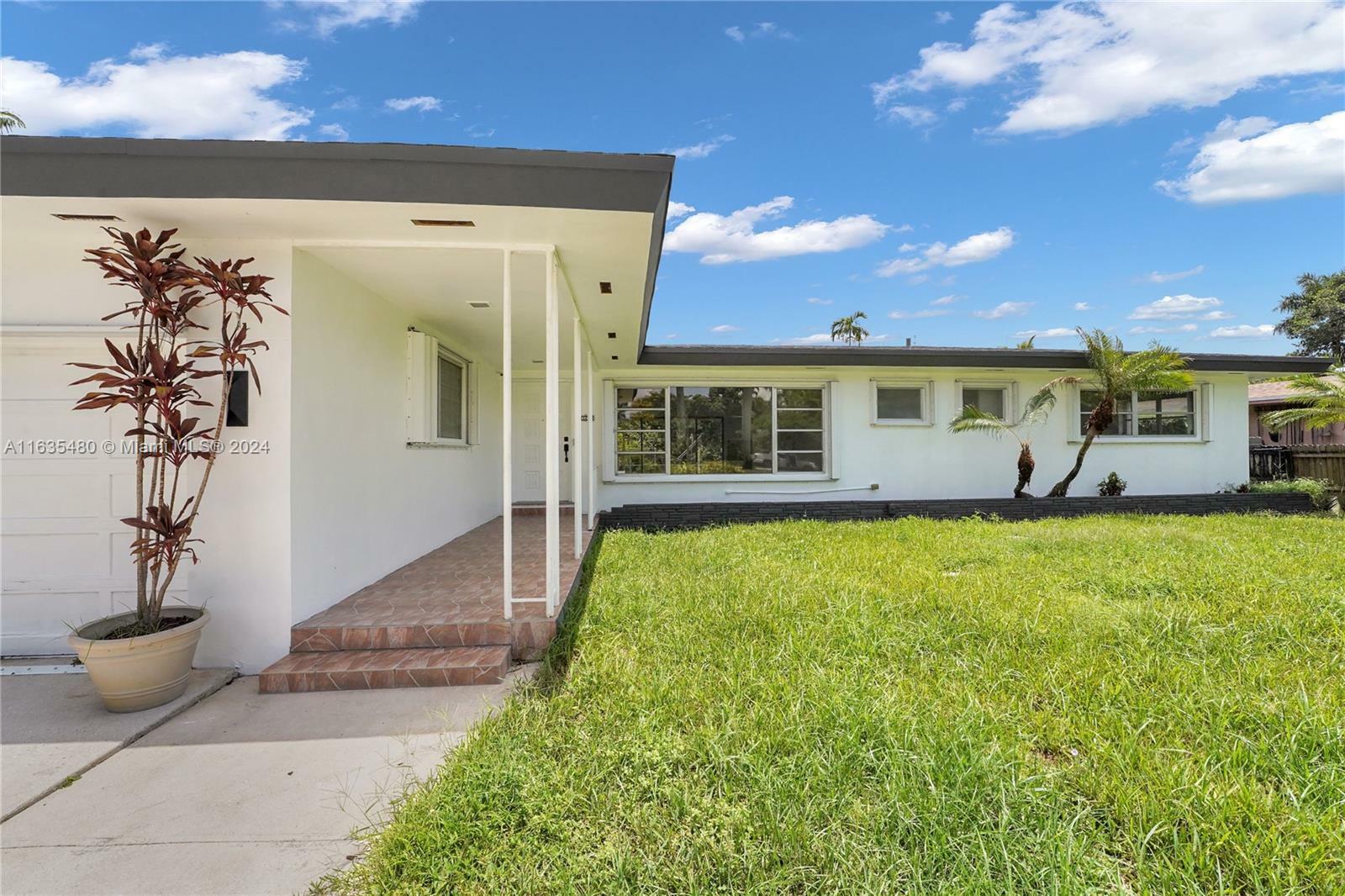 Property Photo:  14421 S Biscayne River Rd  FL 33161 