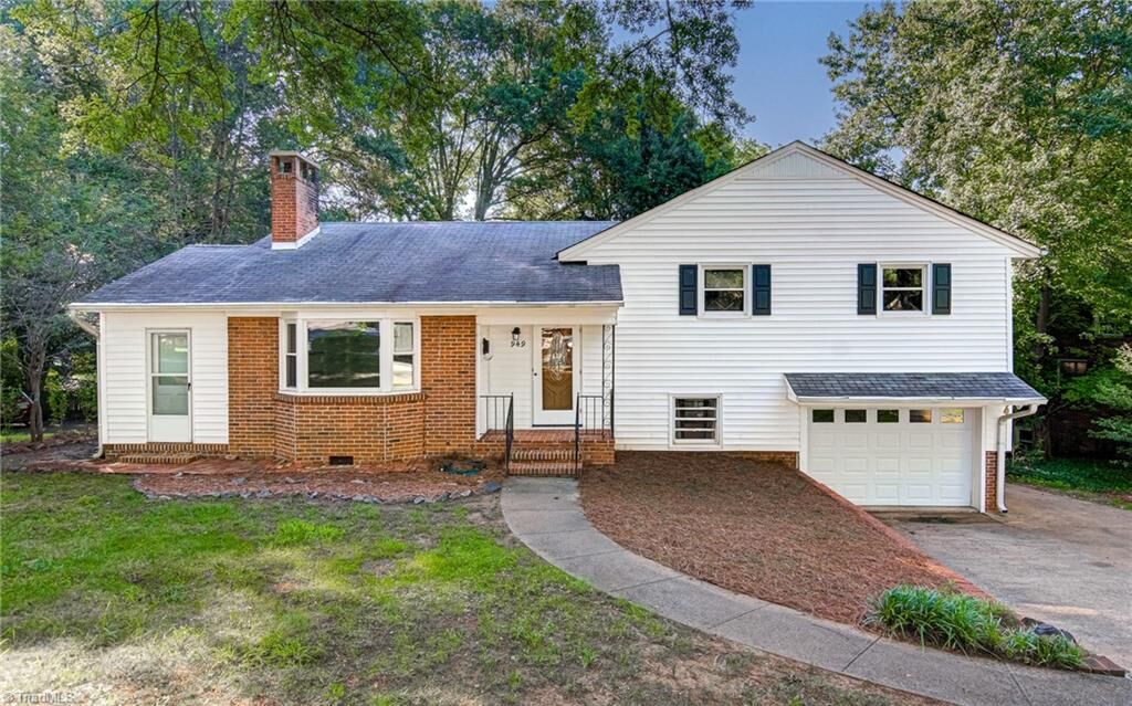 Property Photo:  949 N Stratford Road  NC 27104 