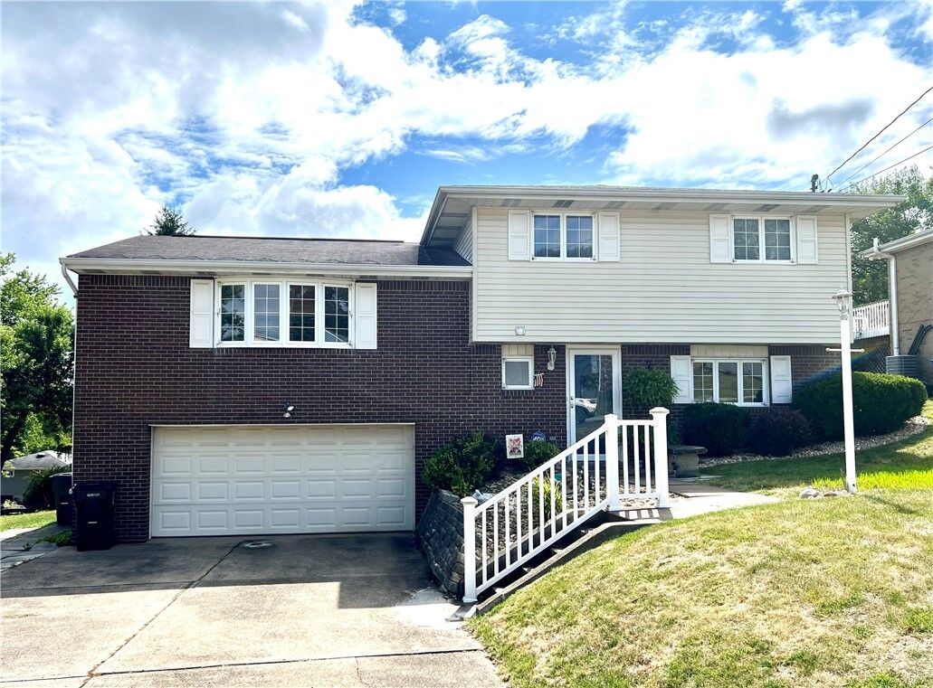 Property Photo:  415 Jeffreys Drive  PA 15037 