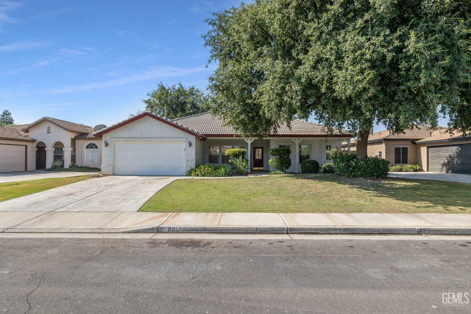 9813 Valerio Court  Bakersfield CA 93312 photo