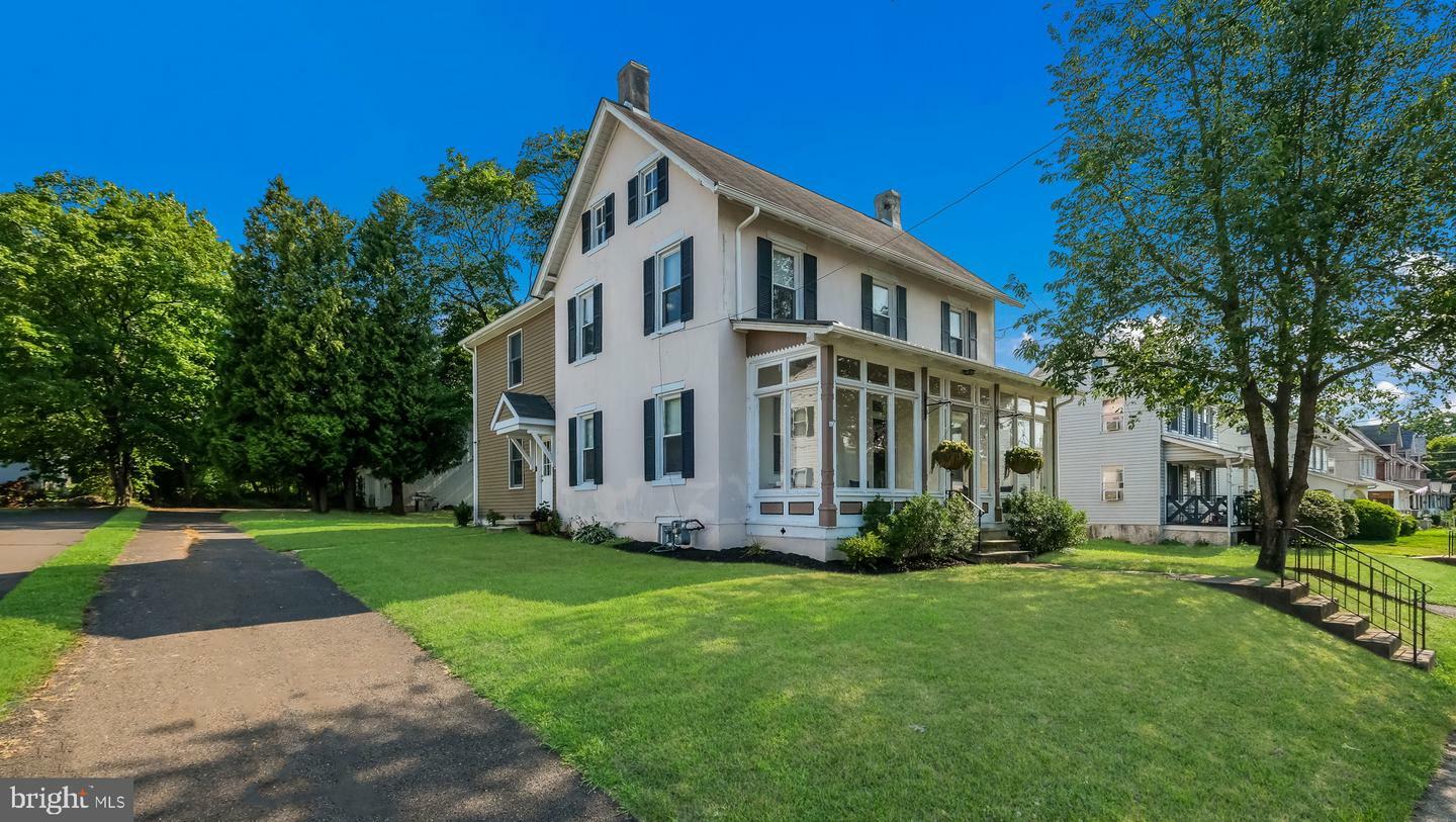 Property Photo:  62 W Clymer Avenue  PA 18960 