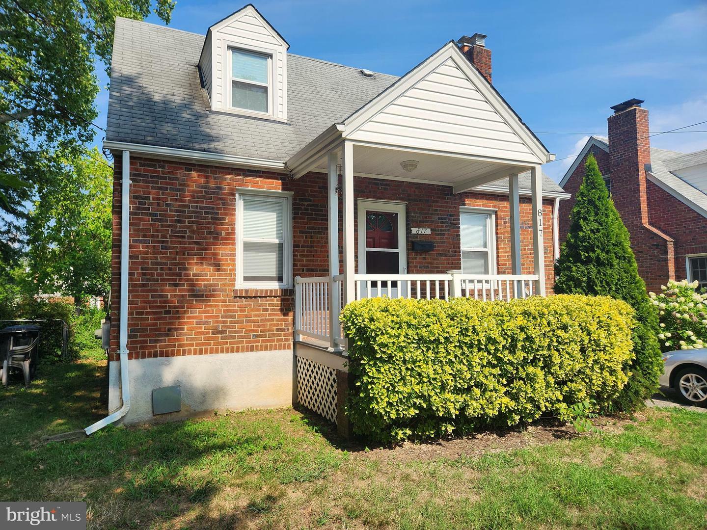 Property Photo:  817 N Jefferson Street  VA 22205 