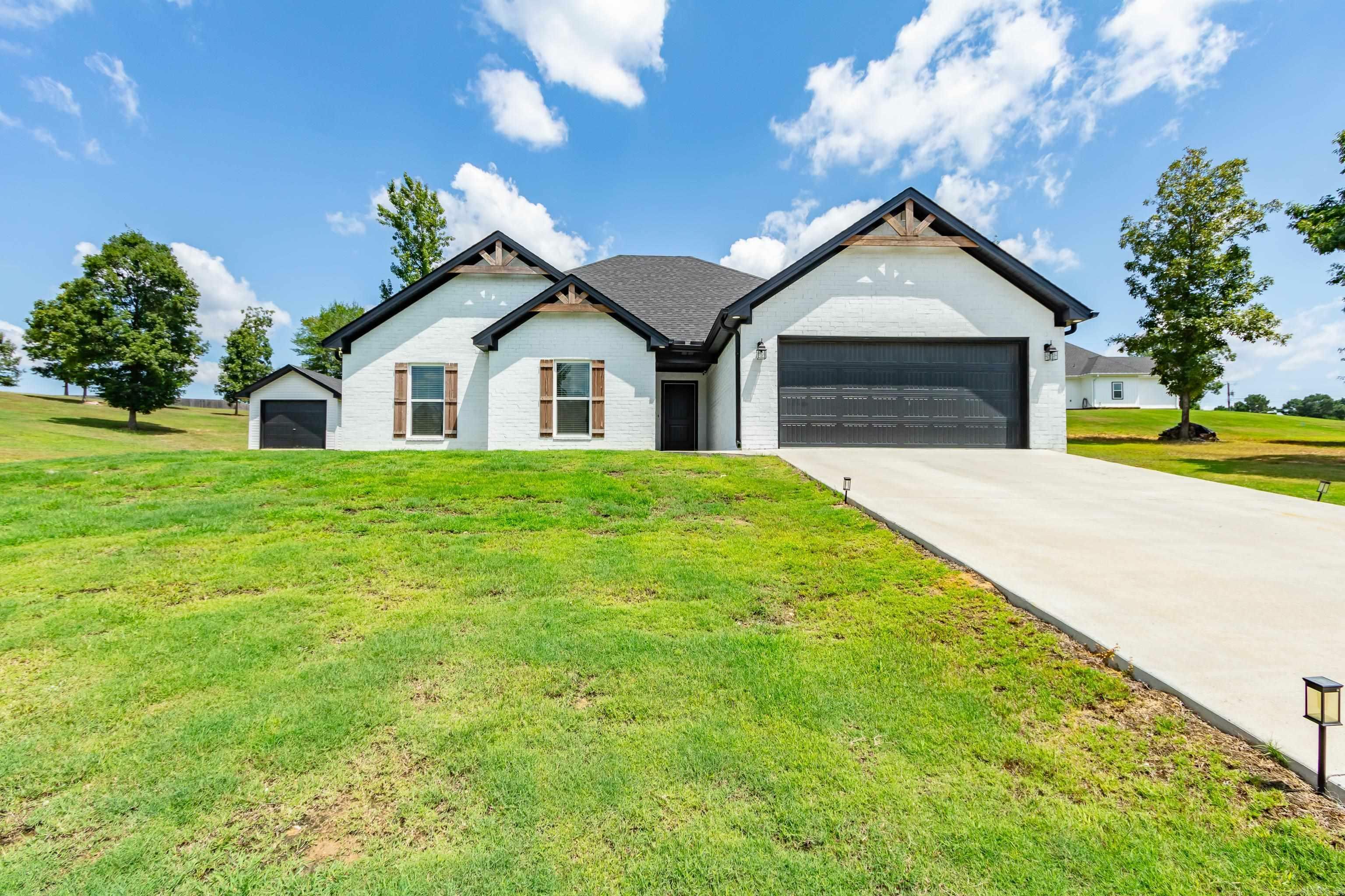 Property Photo:  2065 Creekwood Circle  AR 72011 