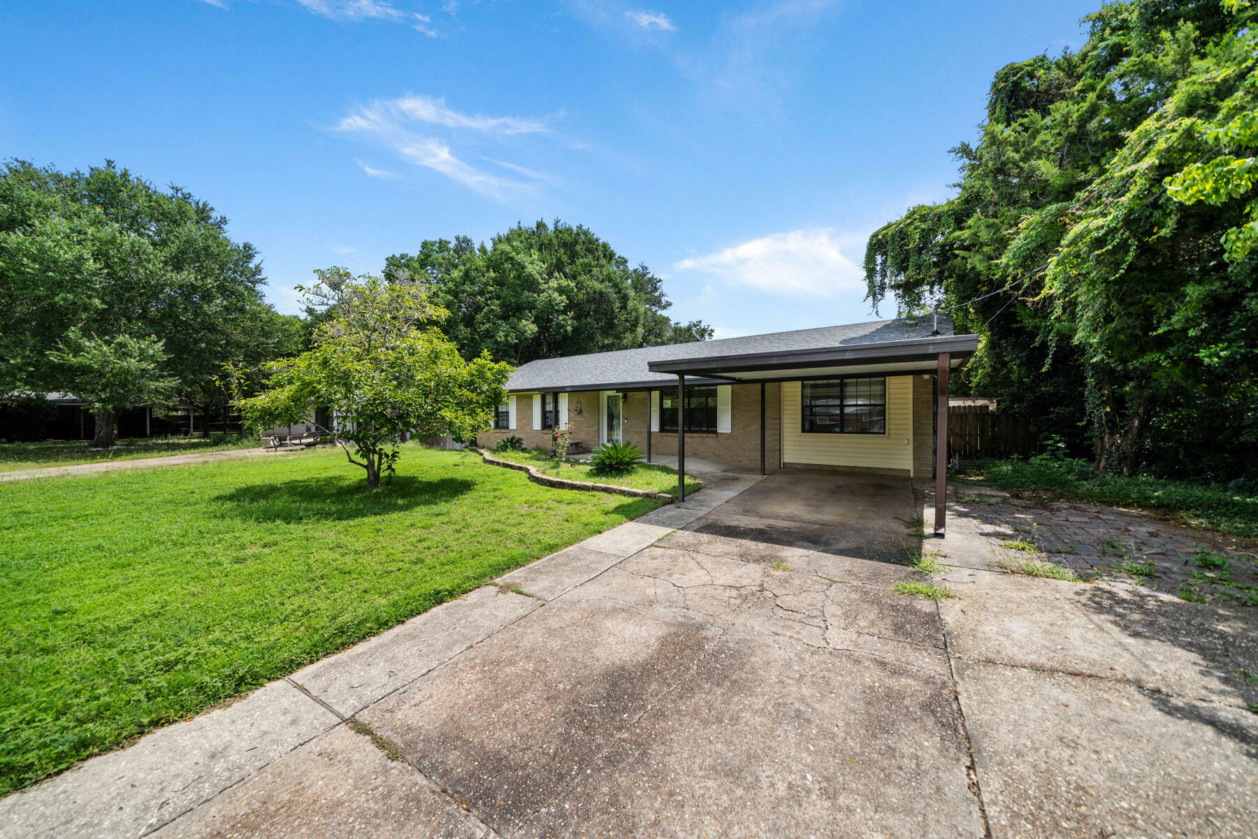 Property Photo:  111 NW Robinwood Drive  FL 32548 