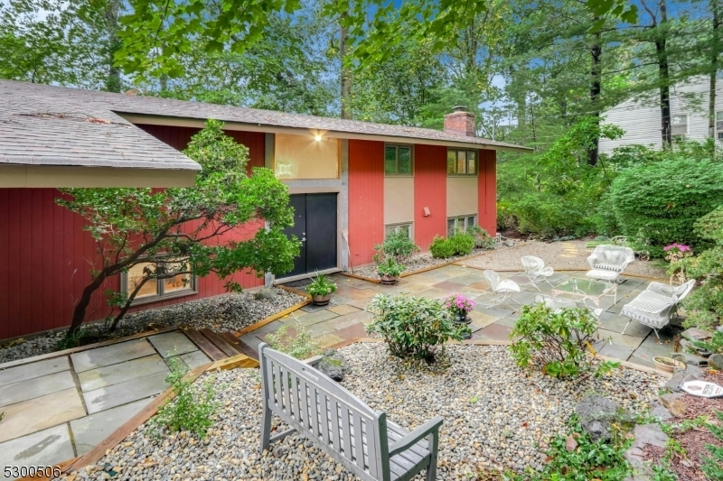 Property Photo: 1060 Summit Ln NJ 07092