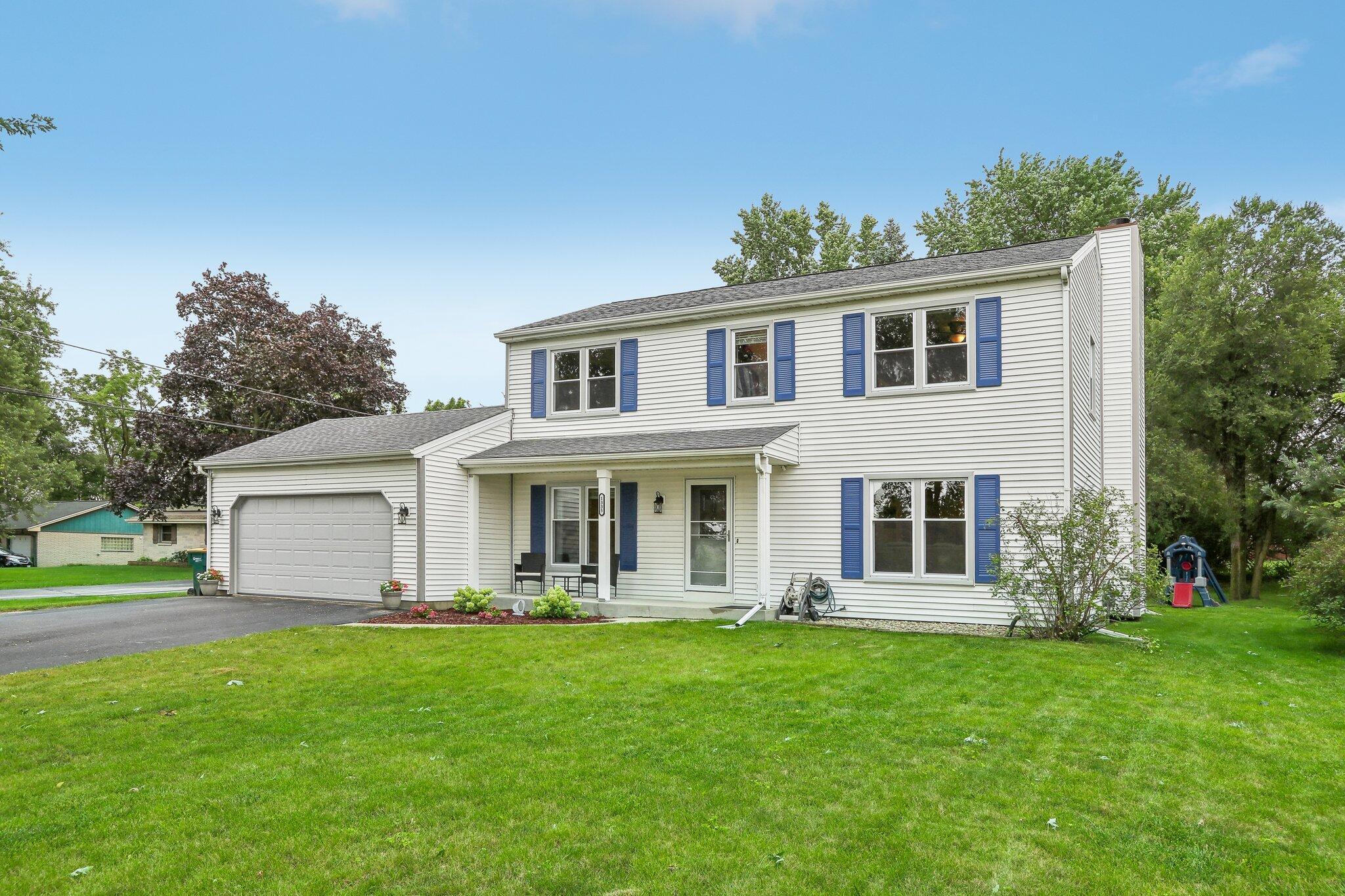 Property Photo: 1335 E Fitzsimmons Rd WI 53154