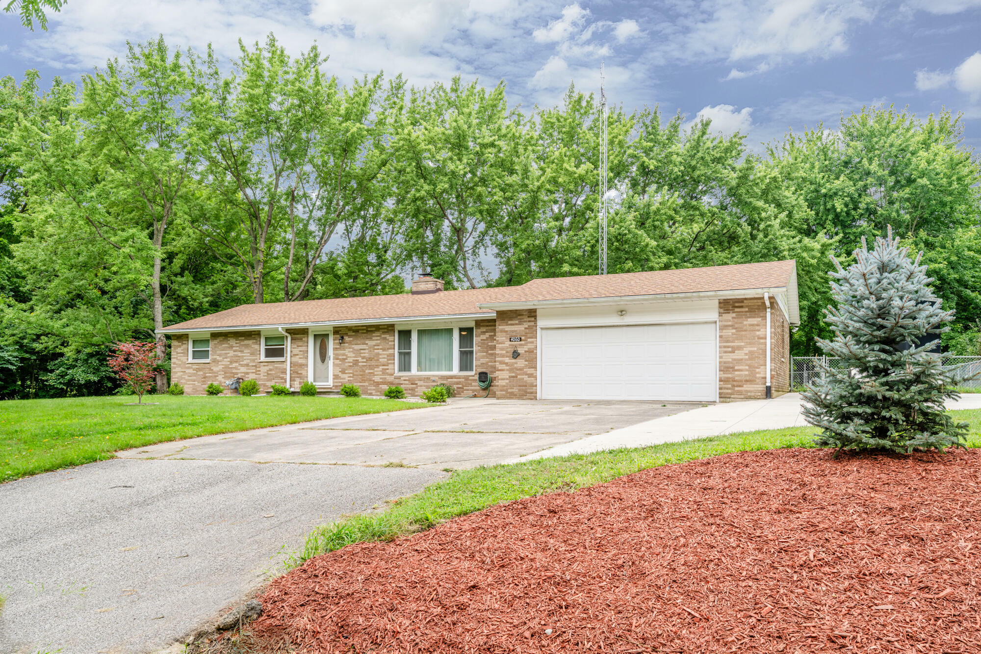 Property Photo:  4060 Ravina Terrace  MI 49085 