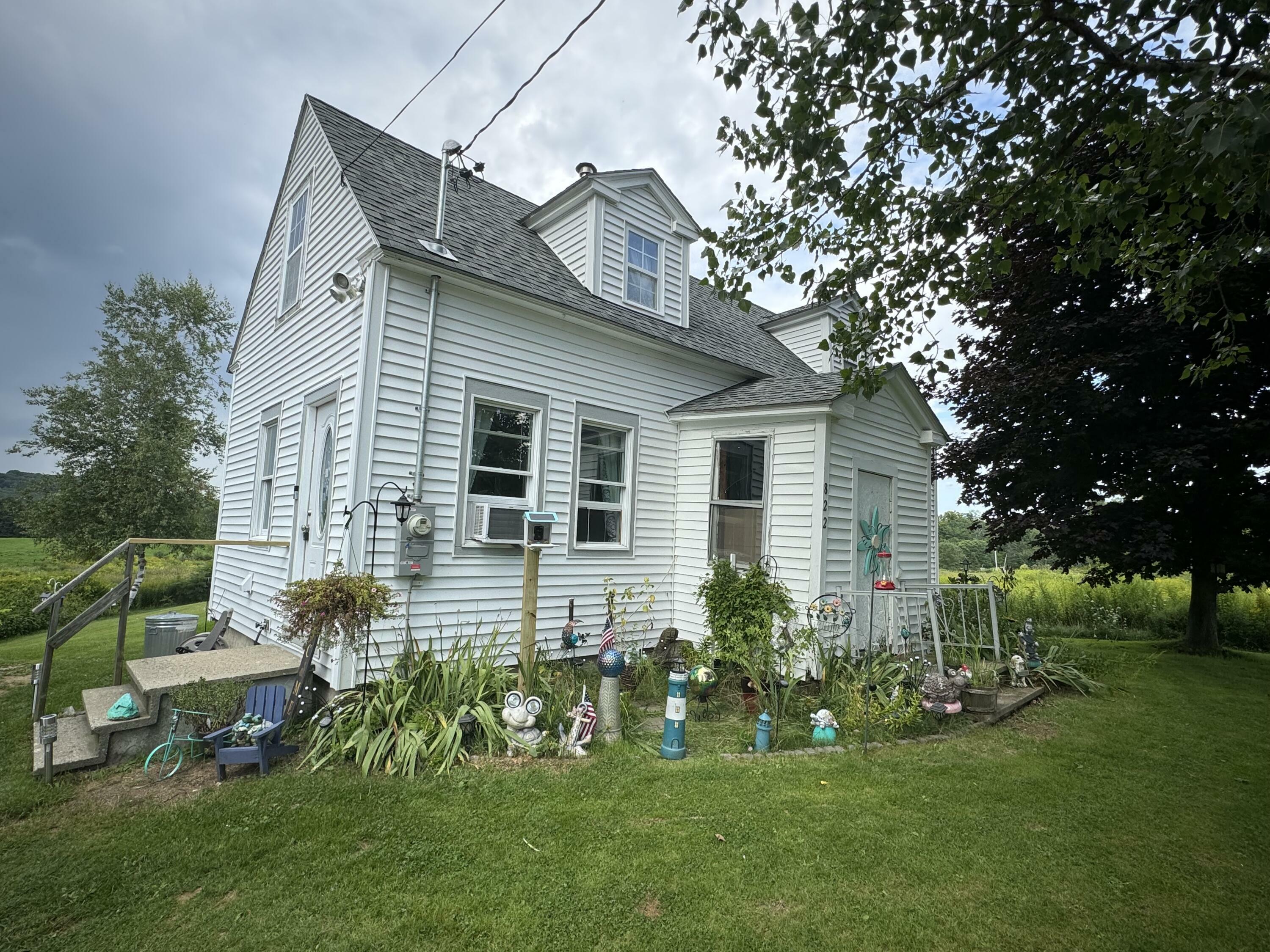 Property Photo: 822 Gardiner Road ME 04280