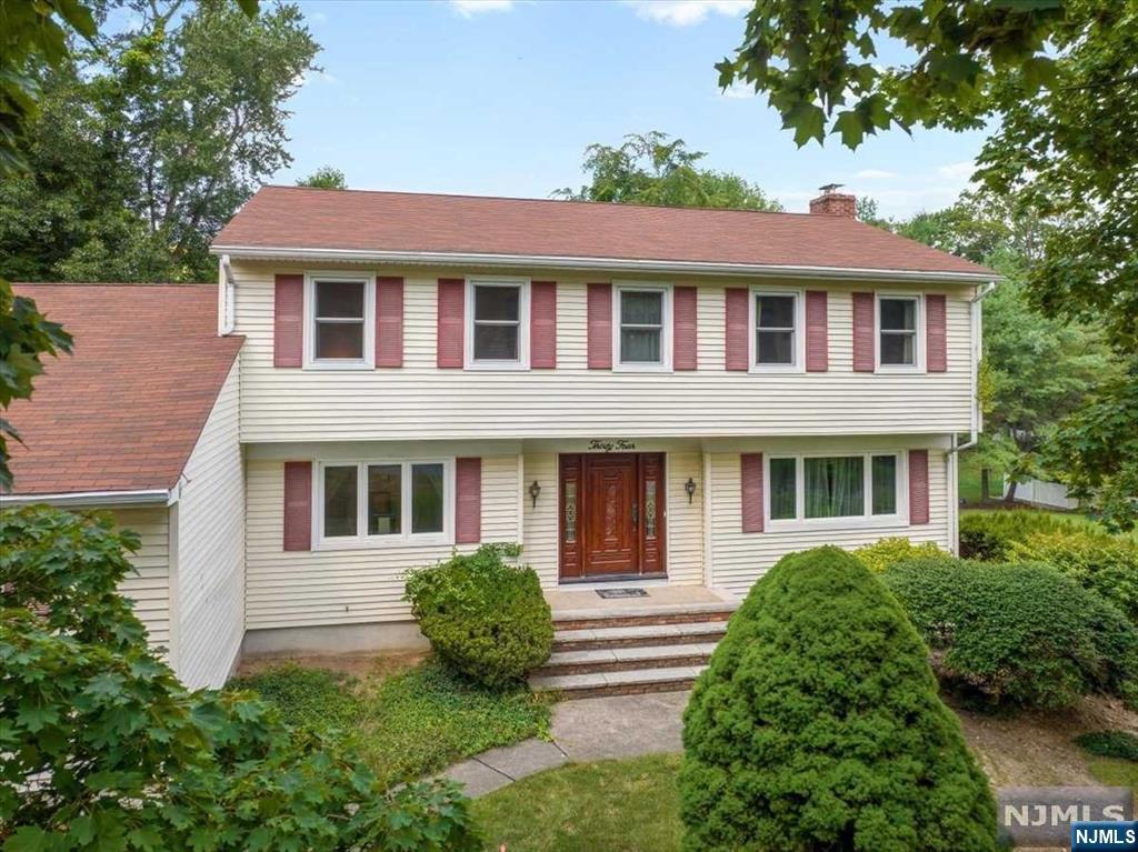 Property Photo:  34 Laura Lane  NJ 07656 