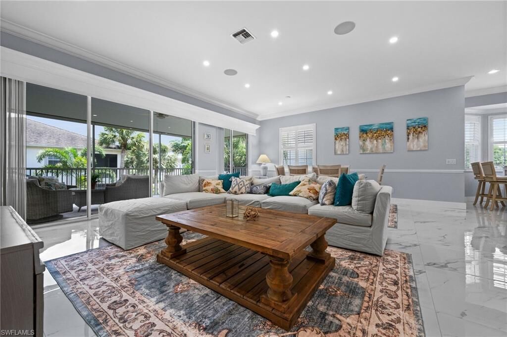 Property Photo: 5010 Marina Cove Dr 4 FL 34112