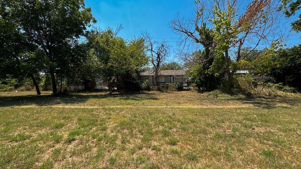 Property Photo:  505 N Cherry Lane  TX 76108 