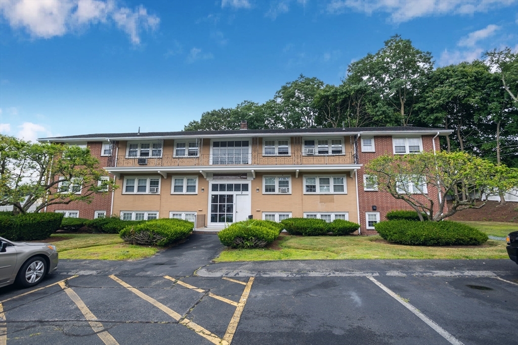 Property Photo: 7 Austin Ct L MA 01906