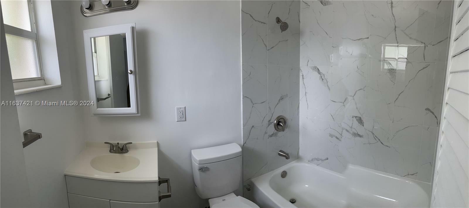 Property Photo:  5120 NE 18th Ave 3  FL 33334 