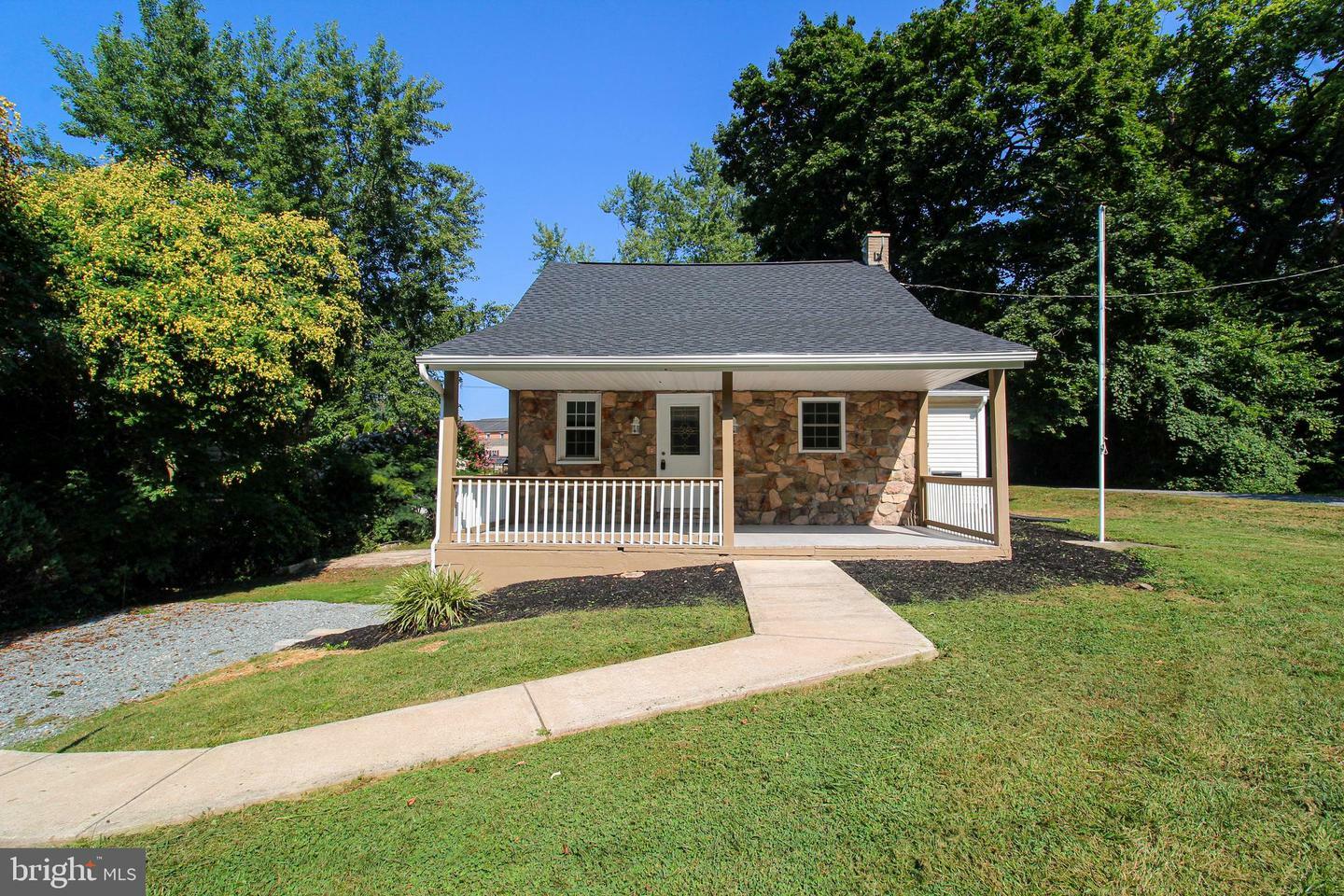 Property Photo:  1601 Wabank Road  PA 17603 