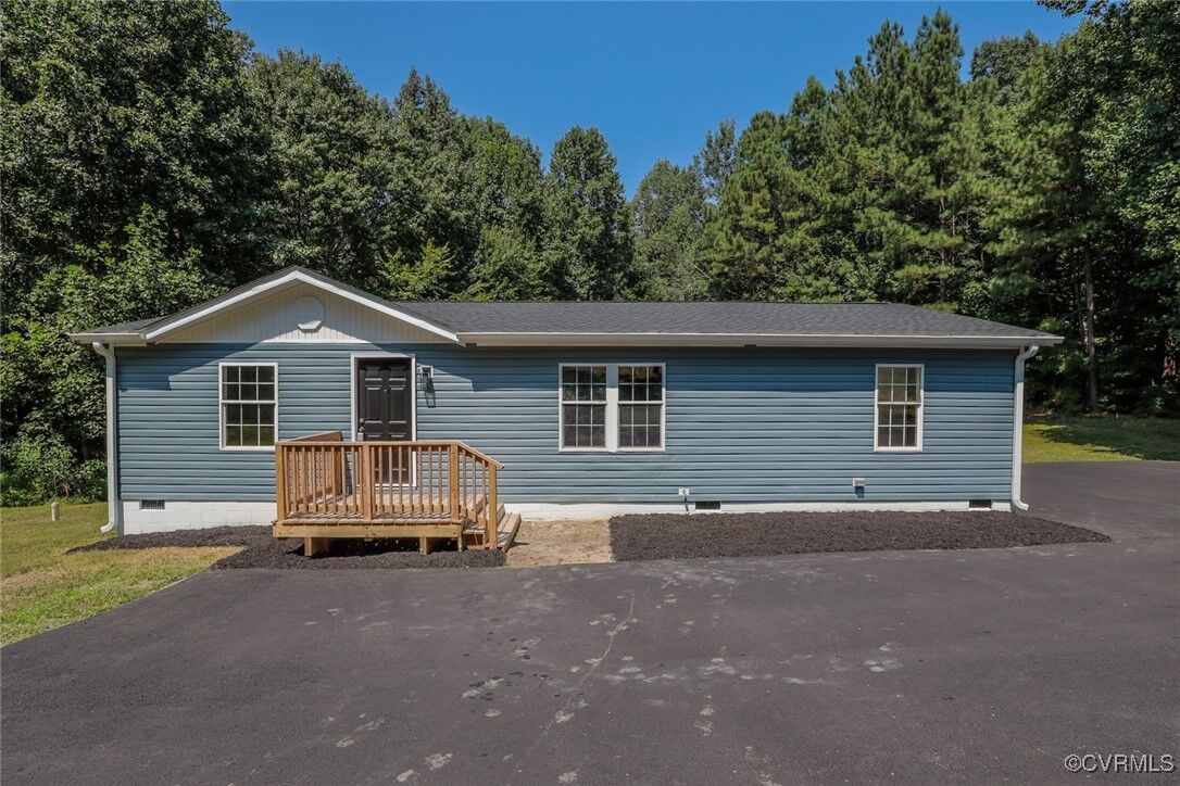 Property Photo: 18500 Bishop Street VA 23841