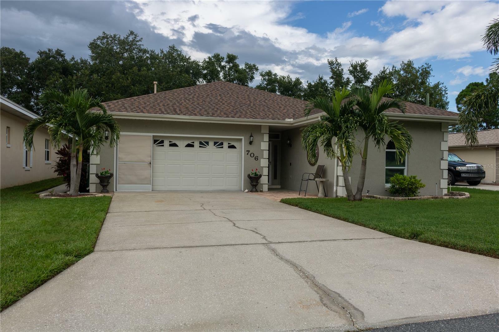 Property Photo:  706 Canberra Road  FL 33884 