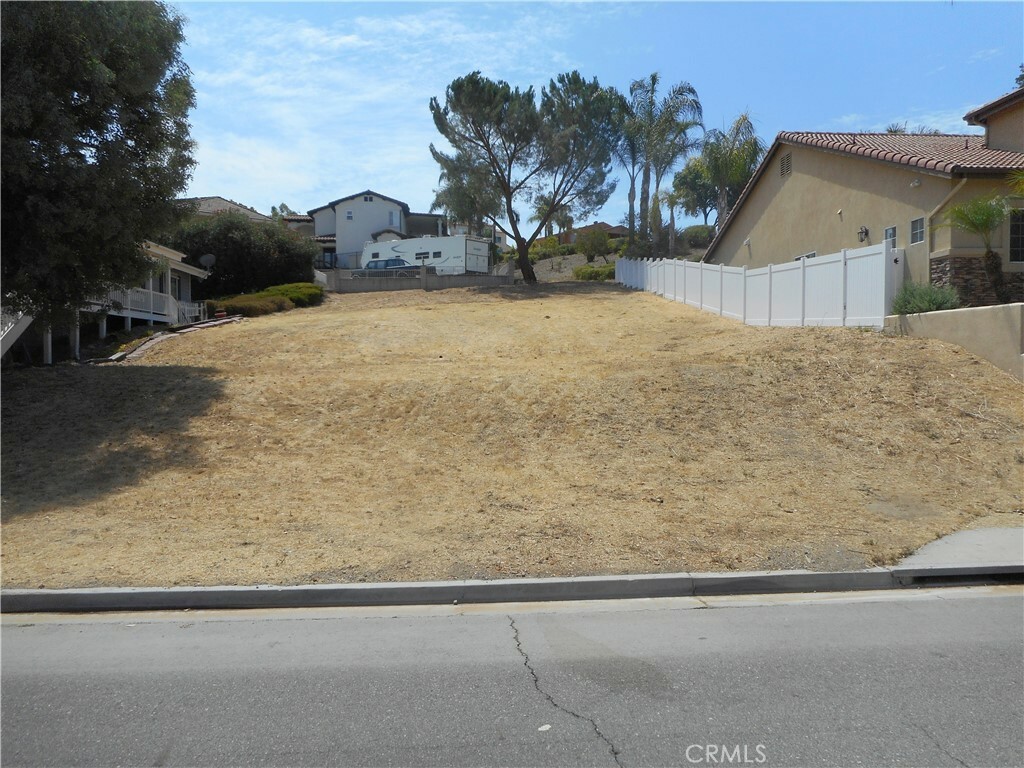 Property Photo:  508 Continental Drive  CA 92587 