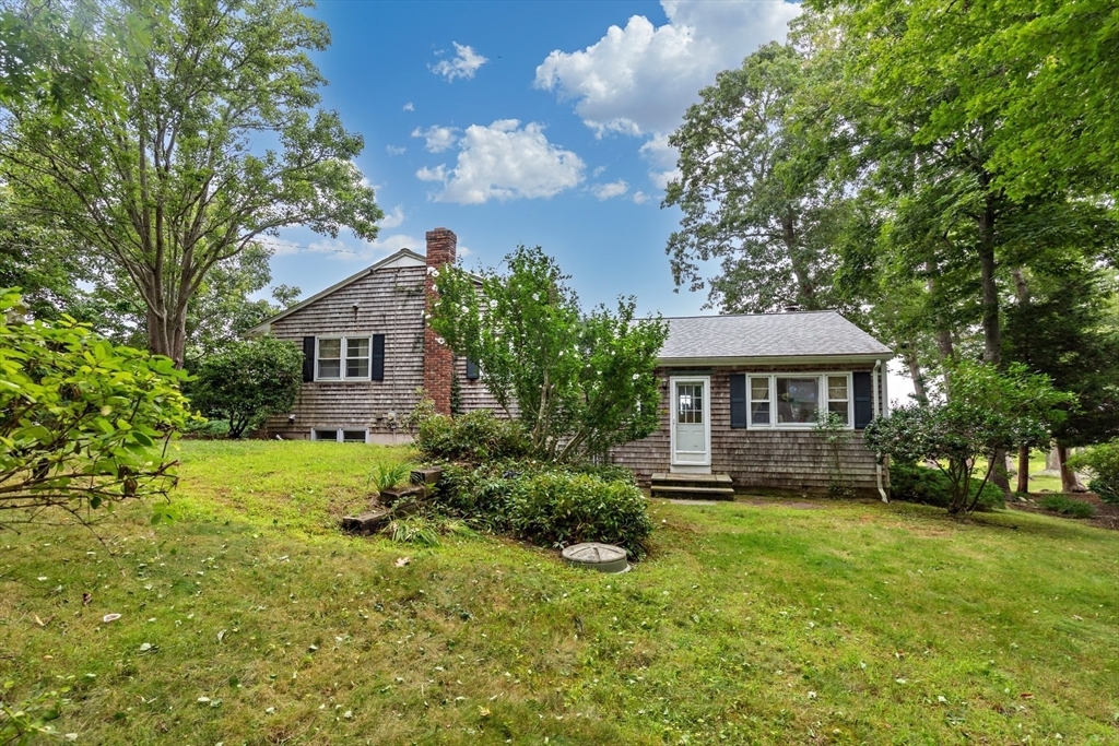 Property Photo:  3 Arrowhead Ln  MA 02738 