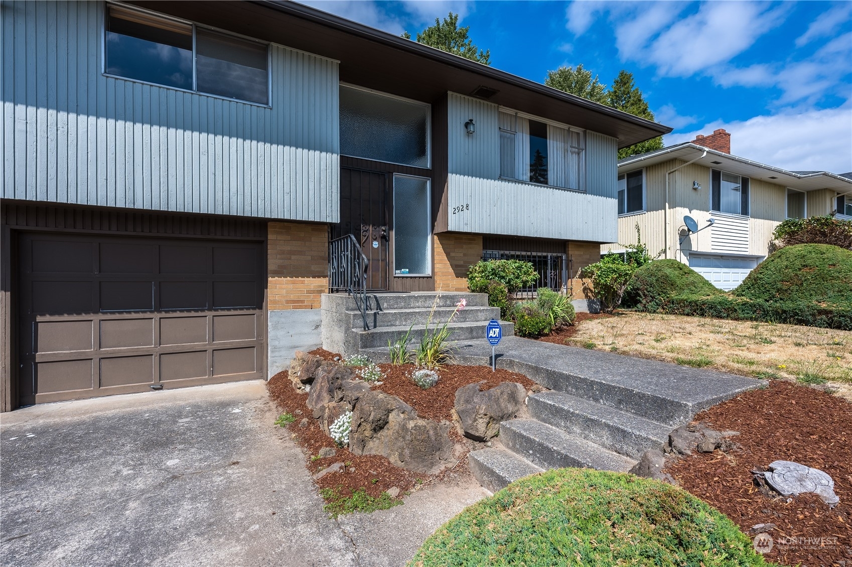 Property Photo:  2928 S Fontanelle Street  WA 98108 