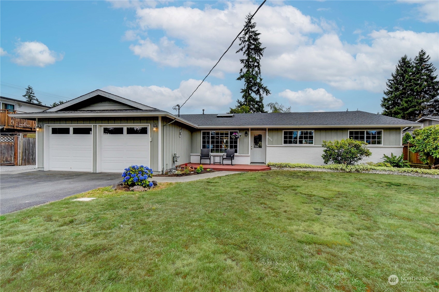 Property Photo:  8414 Maple Lane  WA 98026 