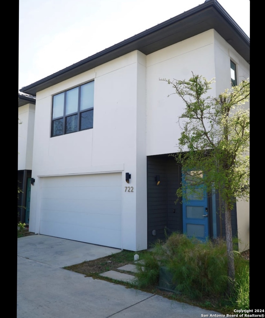 Property Photo:  722 E Josephine St  TX 78228 