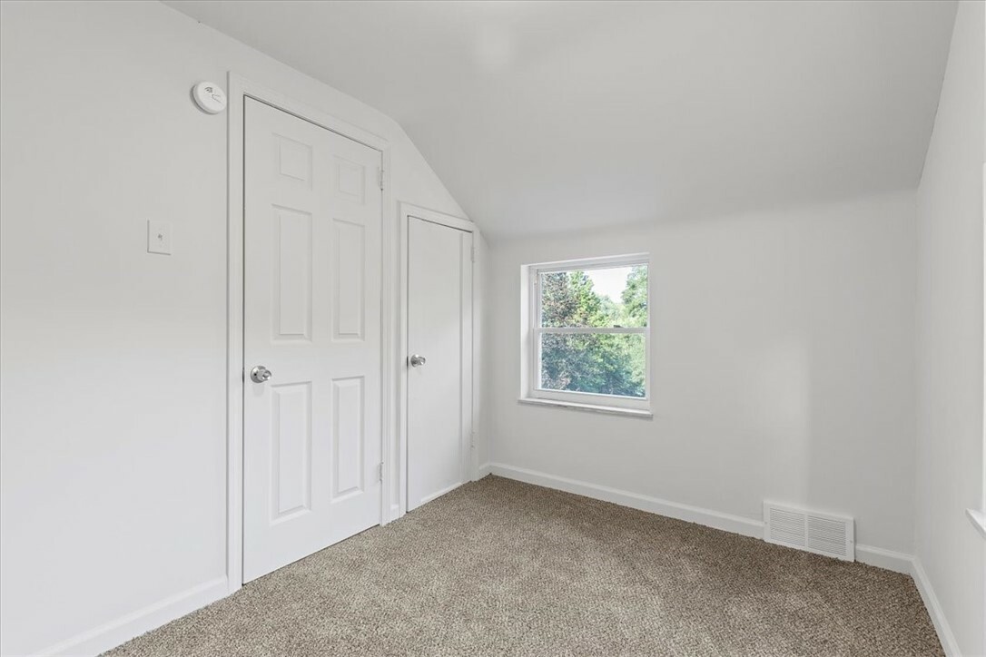 Property Photo:  324 Iris  PA 15235 