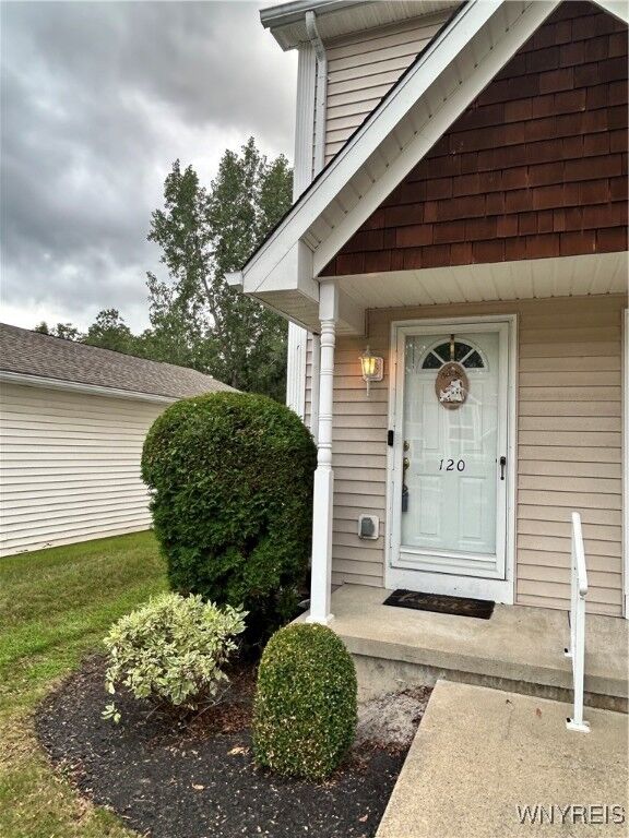 Property Photo: 120 Olde Stone Lane NY 14086