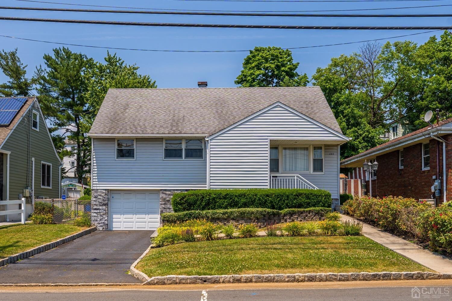 Property Photo:  123 W Kelly Street W  NJ 08840 