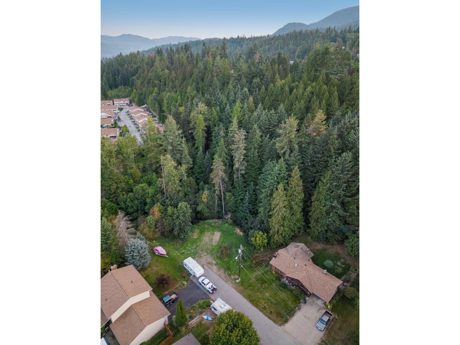 Photo de la propriété:  2108 8th Avenue  BC V1N 3S4 