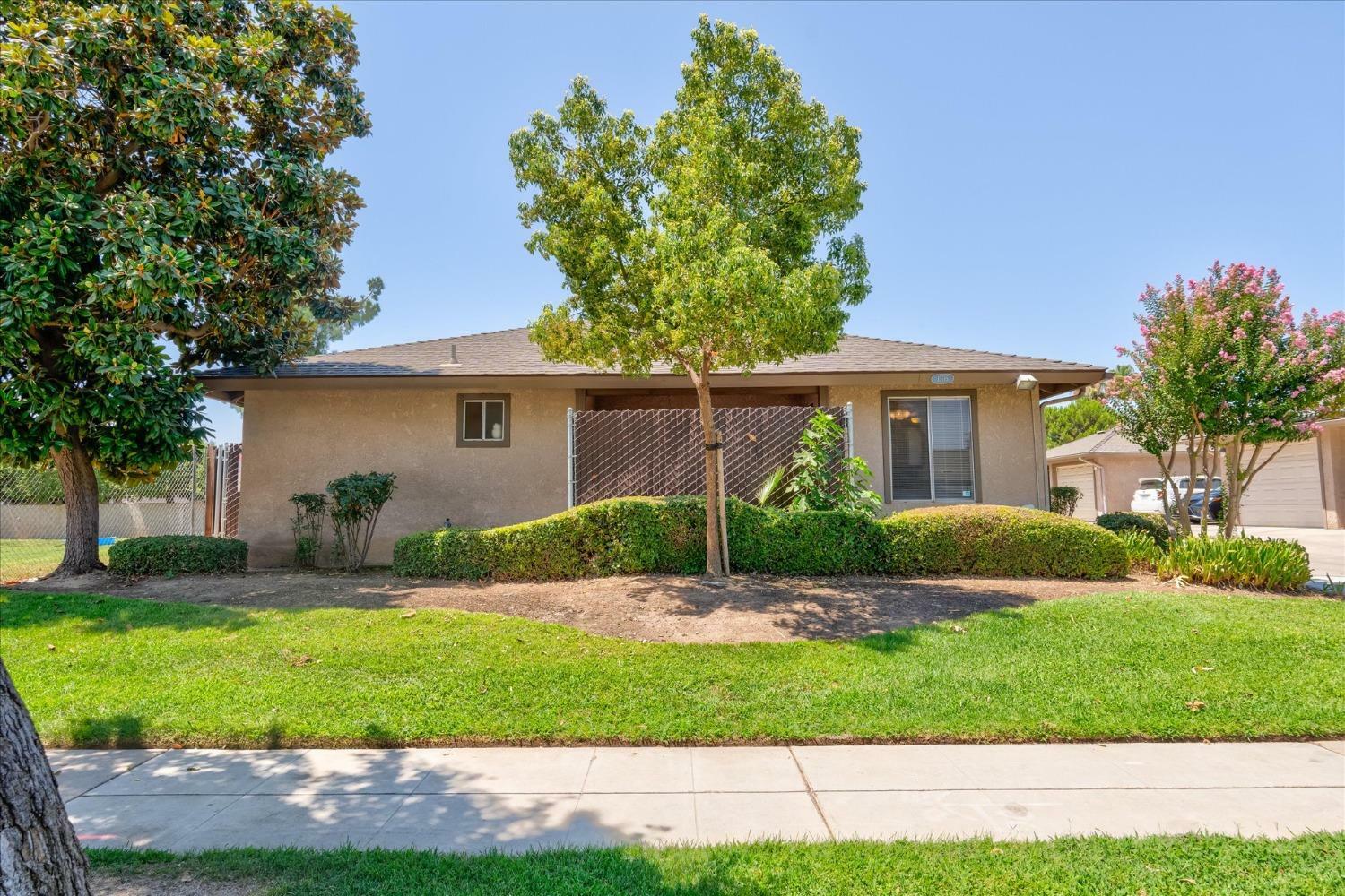 Property Photo:  1505 N Pleasant Avenue 101  CA 93728 