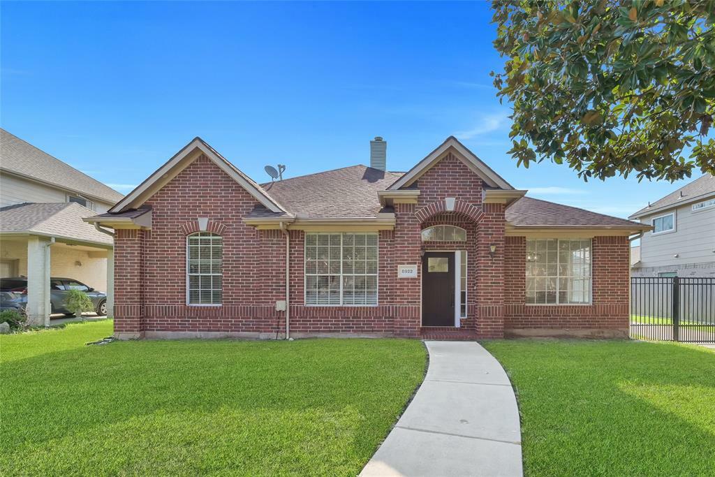 Property Photo:  8922 Ballinger Drive  TX 77064 