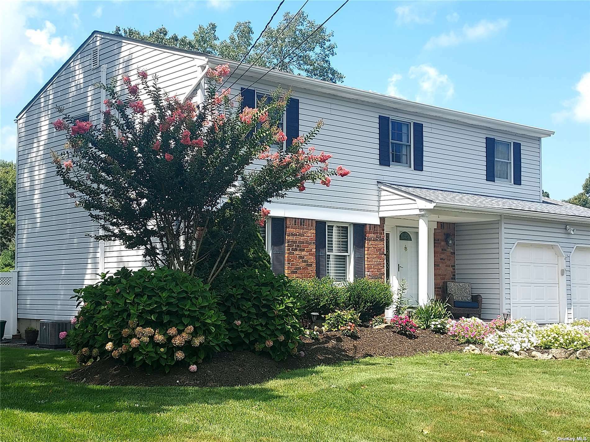 Property Photo:  62 Woodview Lane  NY 11720 