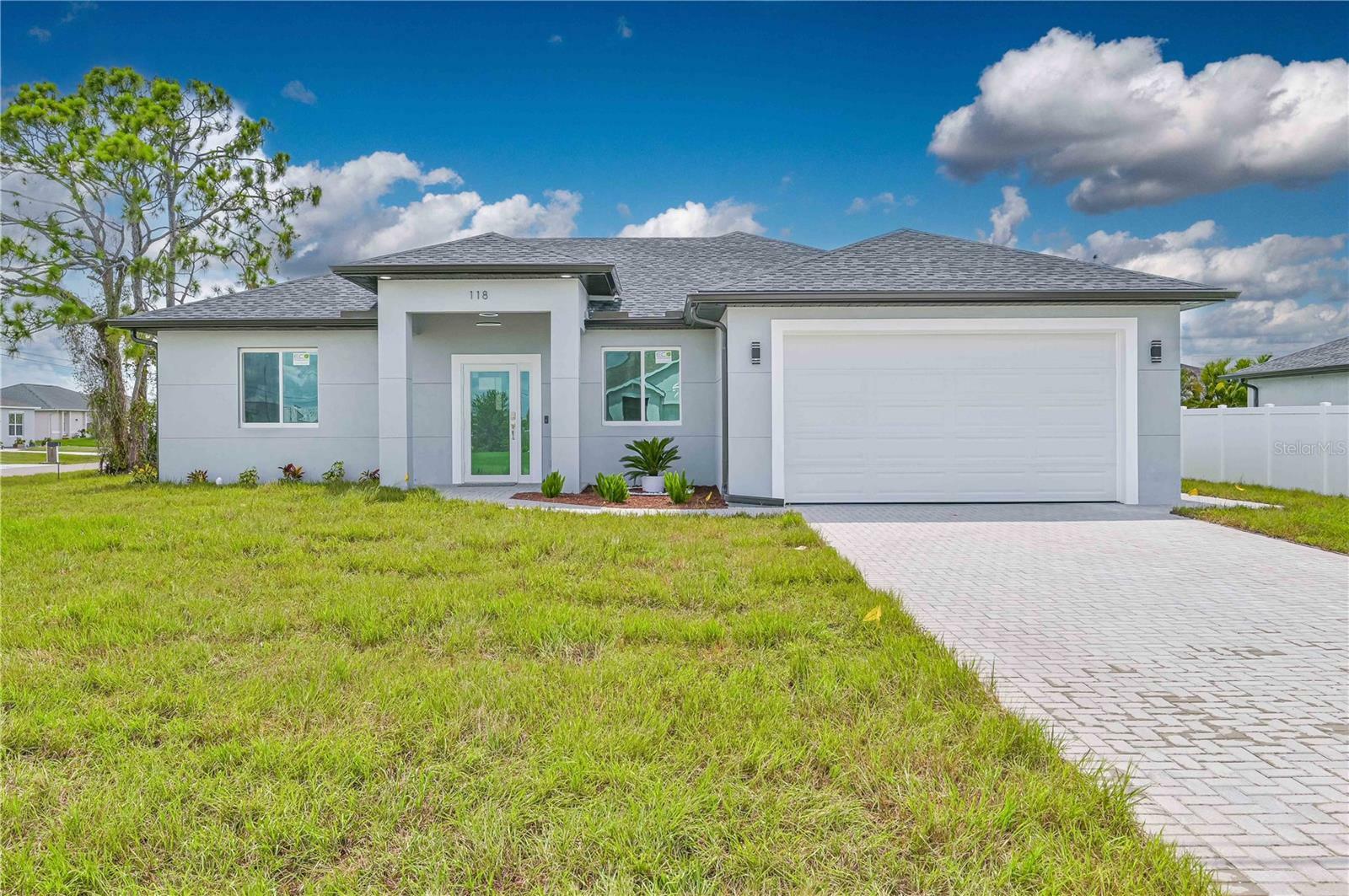 Property Photo:  118 NW 4th Avenue  FL 33993 