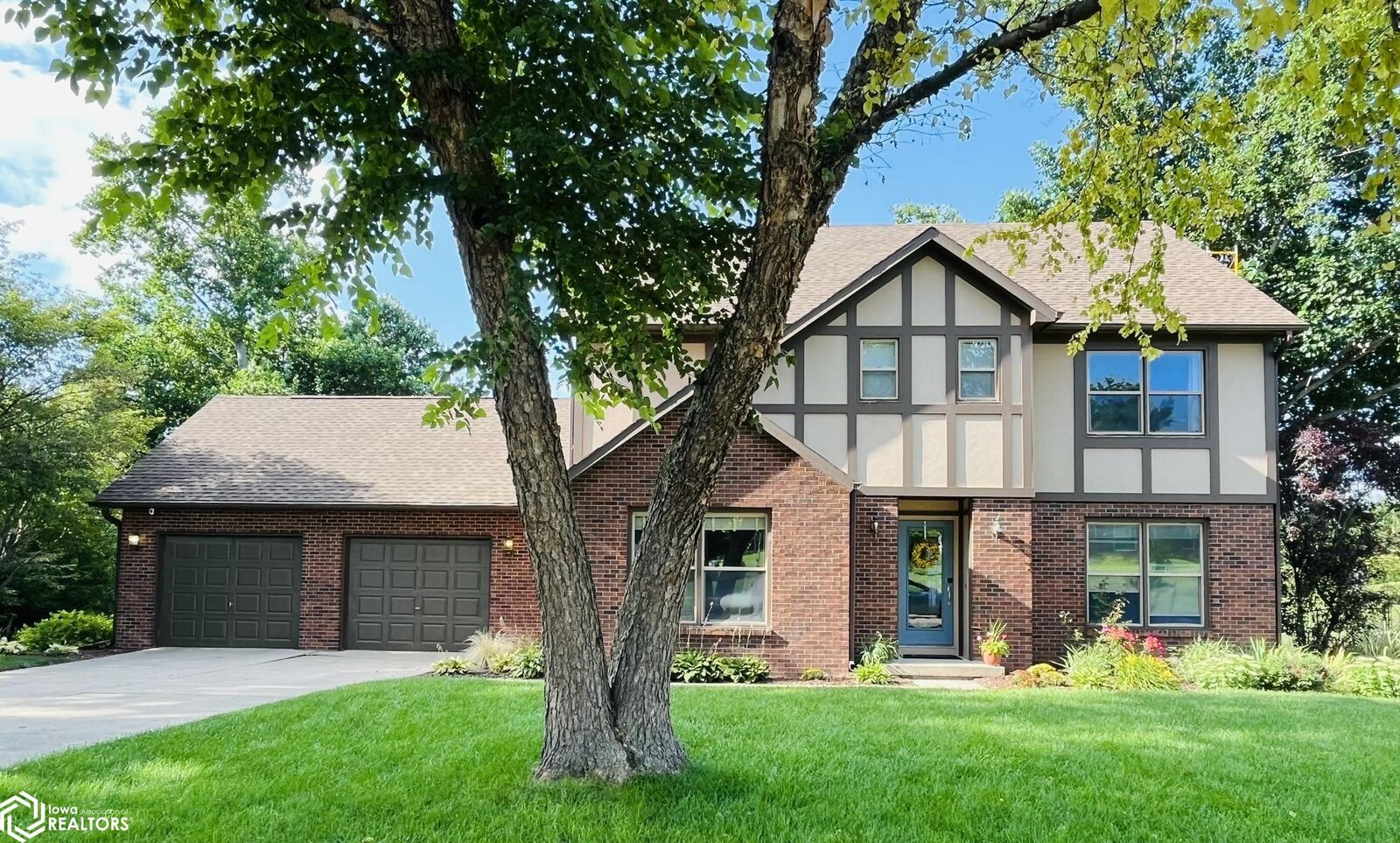 Property Photo: 2407 New Salem Road IA 50158
